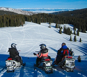 snowmobiling Snowmobiling in Jackson Hole