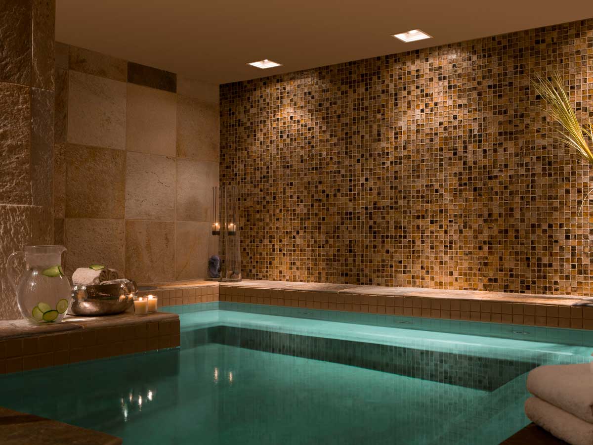 Spa jacuzzi. Spa jacuzzi.