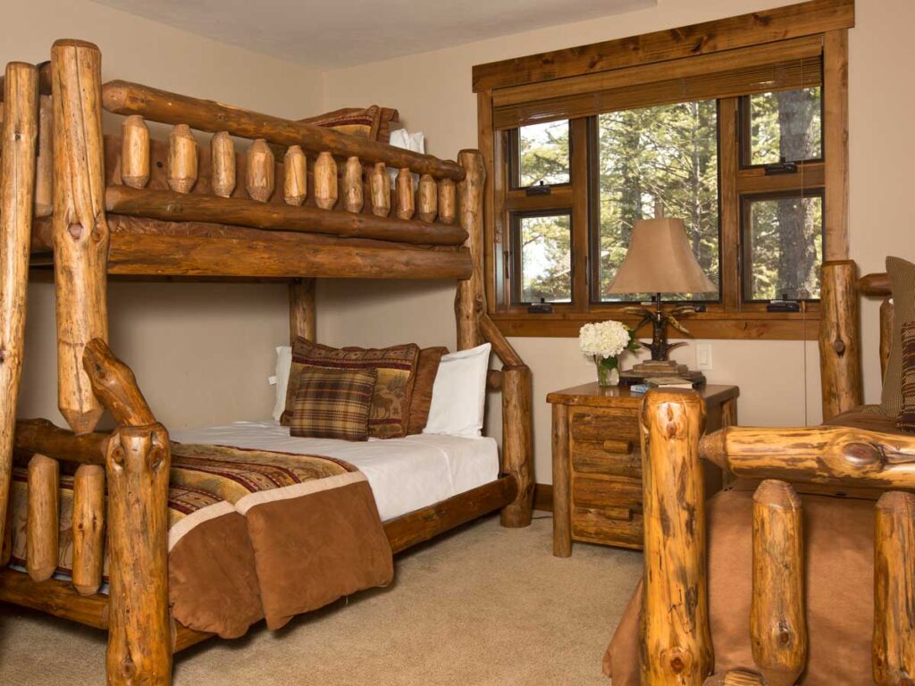 Blue Moose Lodge Guest Room With Bunk Beds.