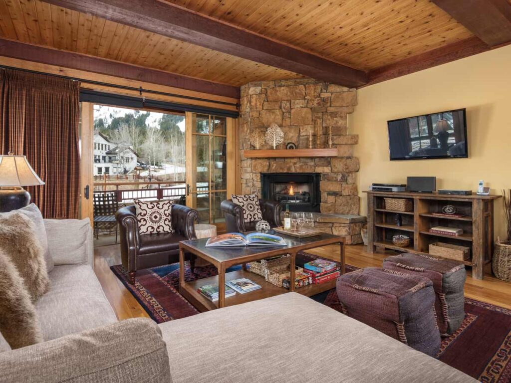 Jackson Hole Crystal Springs Lodge Sweetwater Living Room.